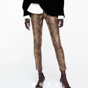 Black and tan leggings